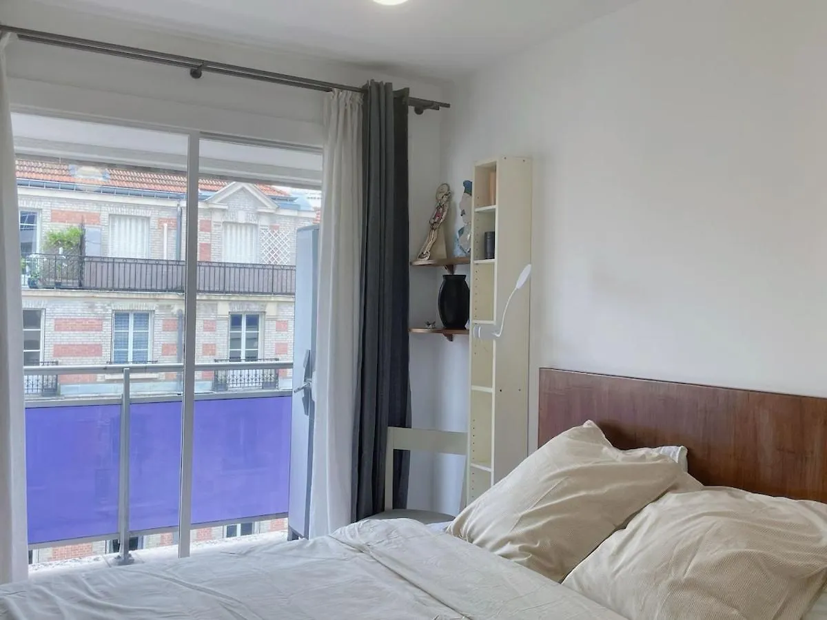 Διαμέρισμα Nice Cocoon With Balcony Παρίσι Γαλλία